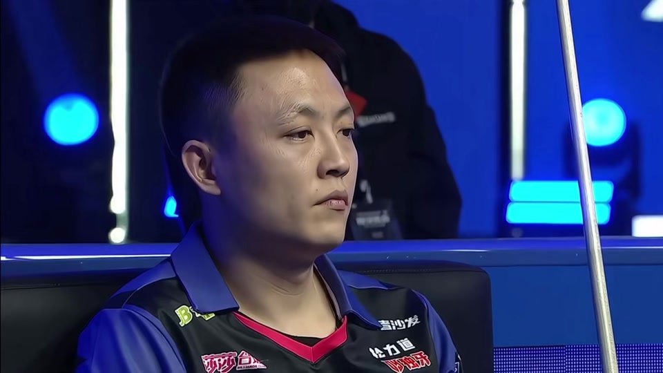 的表现令人 的表现令人